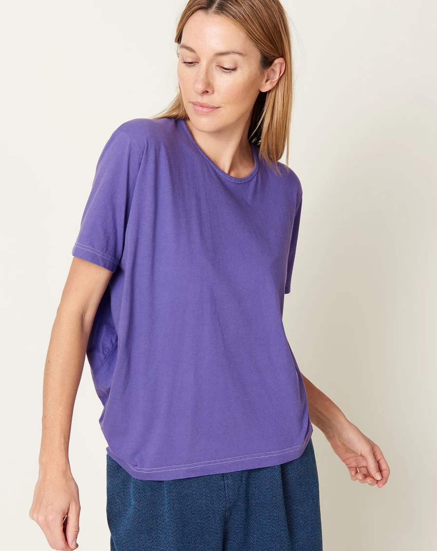 "Anntian Edgy Garment-Dyed Purple T-Shirt | Trendy Streetwear Top"