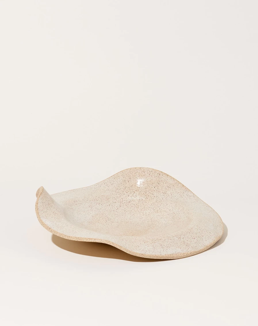 SIN Speckled White Raya Round Serving Platter for Elegant Dining