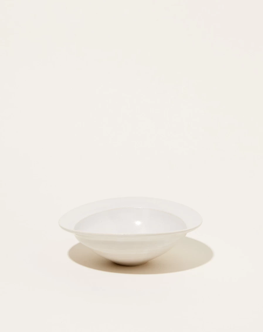 Monohanako White Medium Rim Bowl – Ceramic Serving Bowl for Dining & Decor