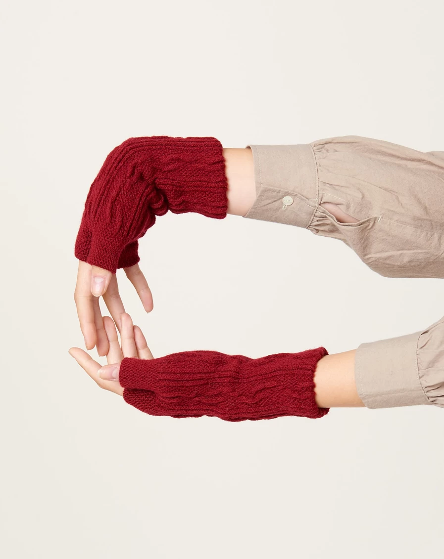 Nishiguchi Kutsushita Premium Bordeaux Wool Hand Warmers - Cozy & Warm Winter Accessories