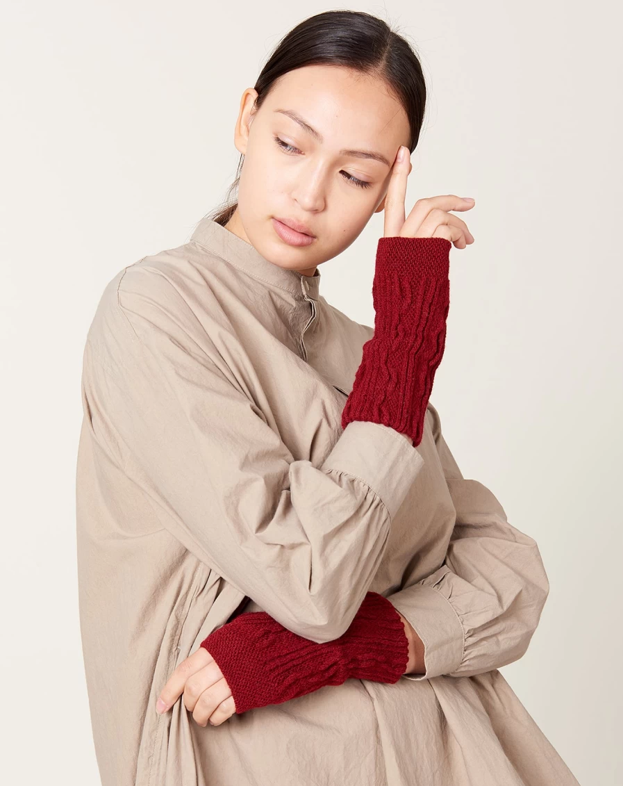 Nishiguchi Kutsushita Premium Bordeaux Wool Hand Warmers - Cozy & Warm Winter Accessories