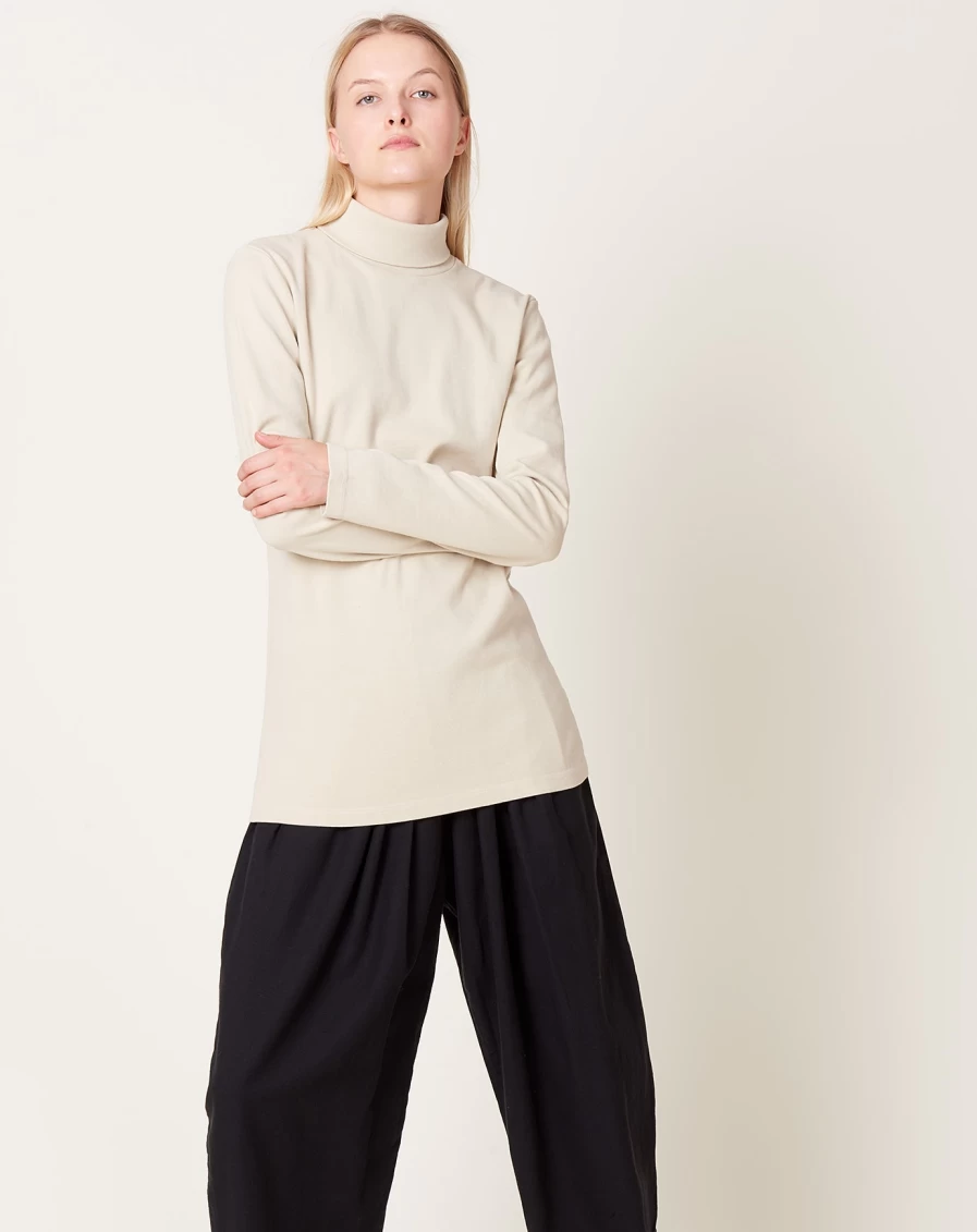 Black Crane Ivory Turtleneck Top for Women - Soft Knit Slim Fit Long Sleeve Sweater
