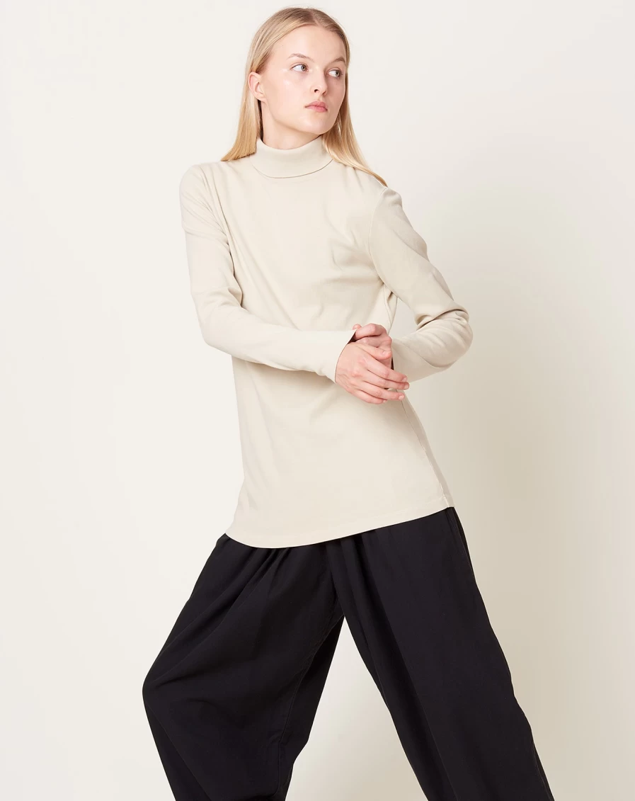 Black Crane Ivory Turtleneck Top for Women - Soft Knit Slim Fit Long Sleeve Sweater