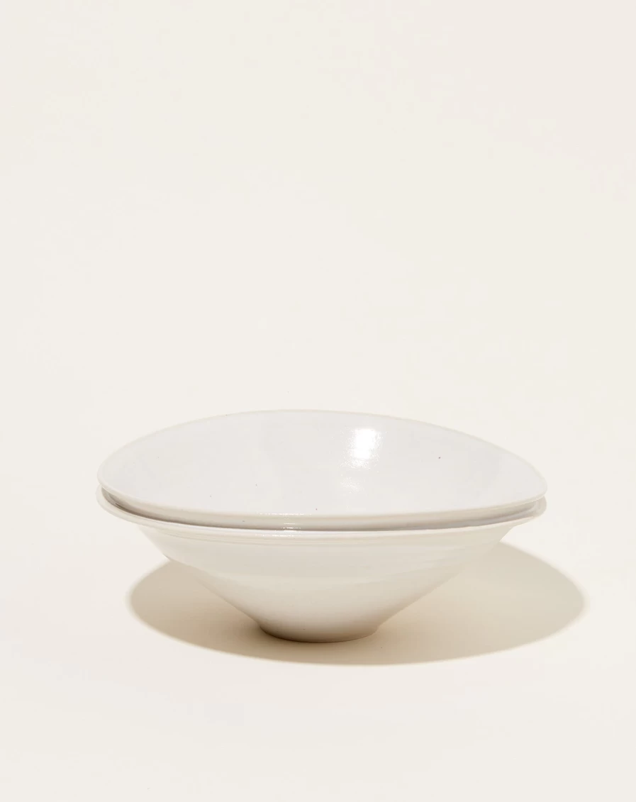 Monohanako Large White Double Lip Bowl – Premium Ceramic Serving Dish for Dining & Entertaining