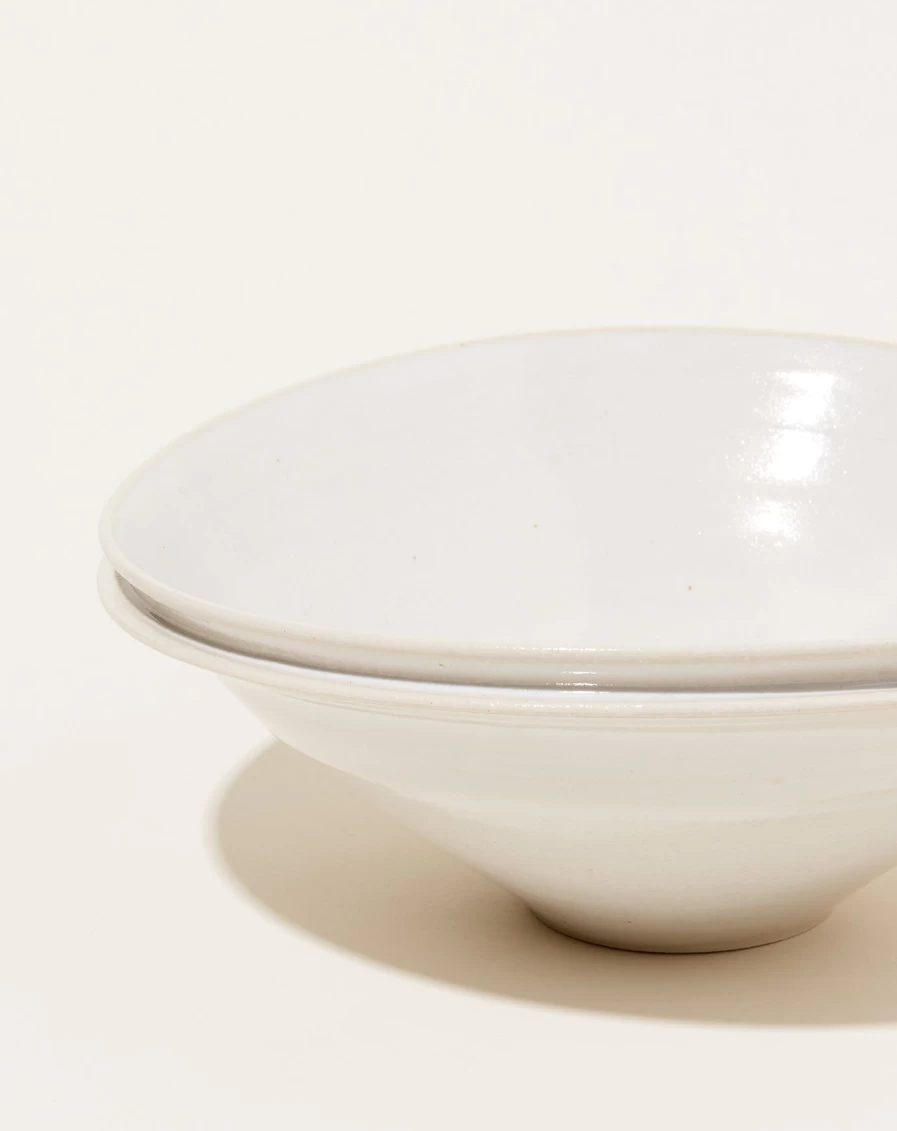Monohanako Large White Double Lip Bowl – Premium Ceramic Serving Dish for Dining & Entertaining
