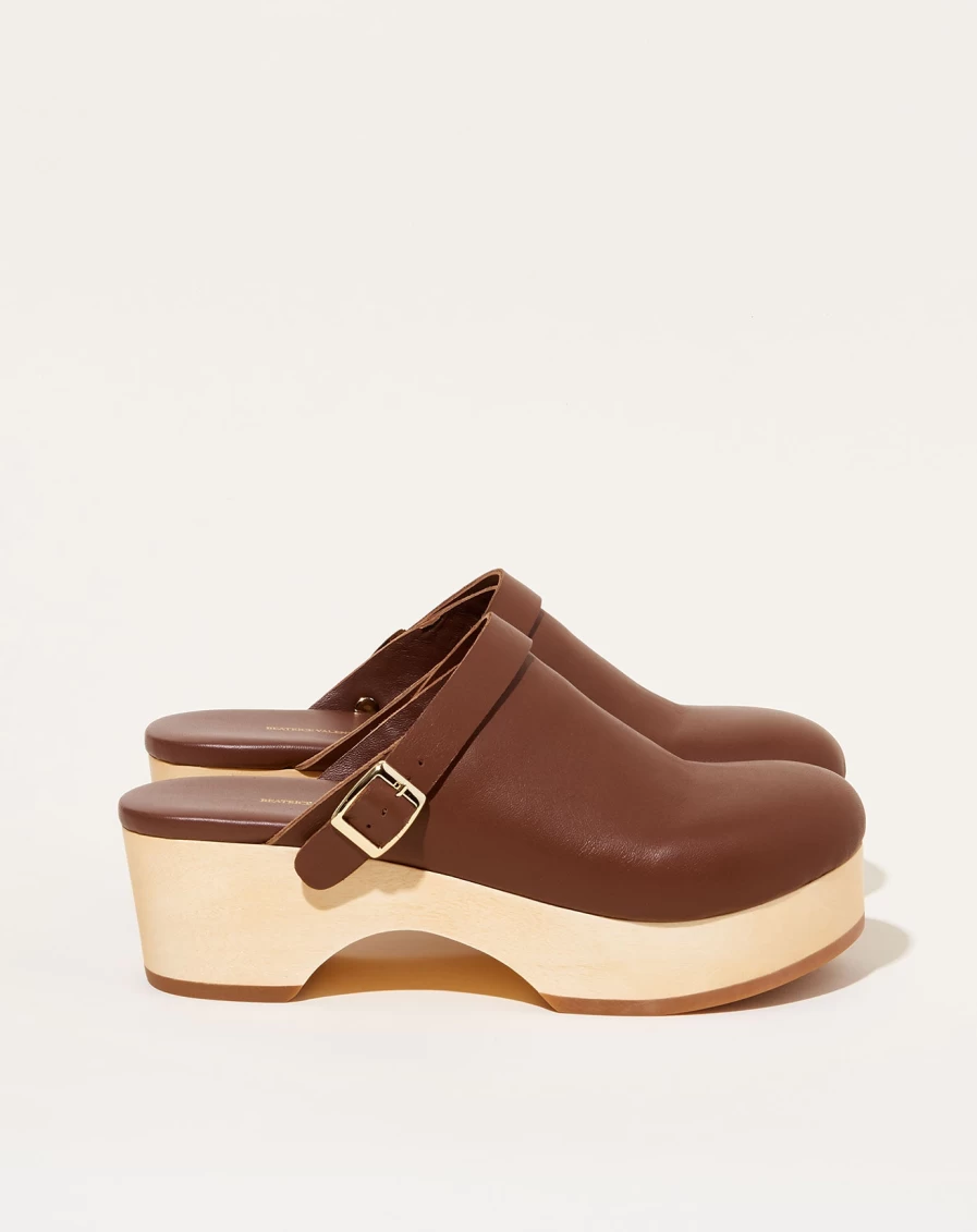 "Beatrice Valenzuela Cacao Wooden Clogs – Handcrafted Comfort Shoes"