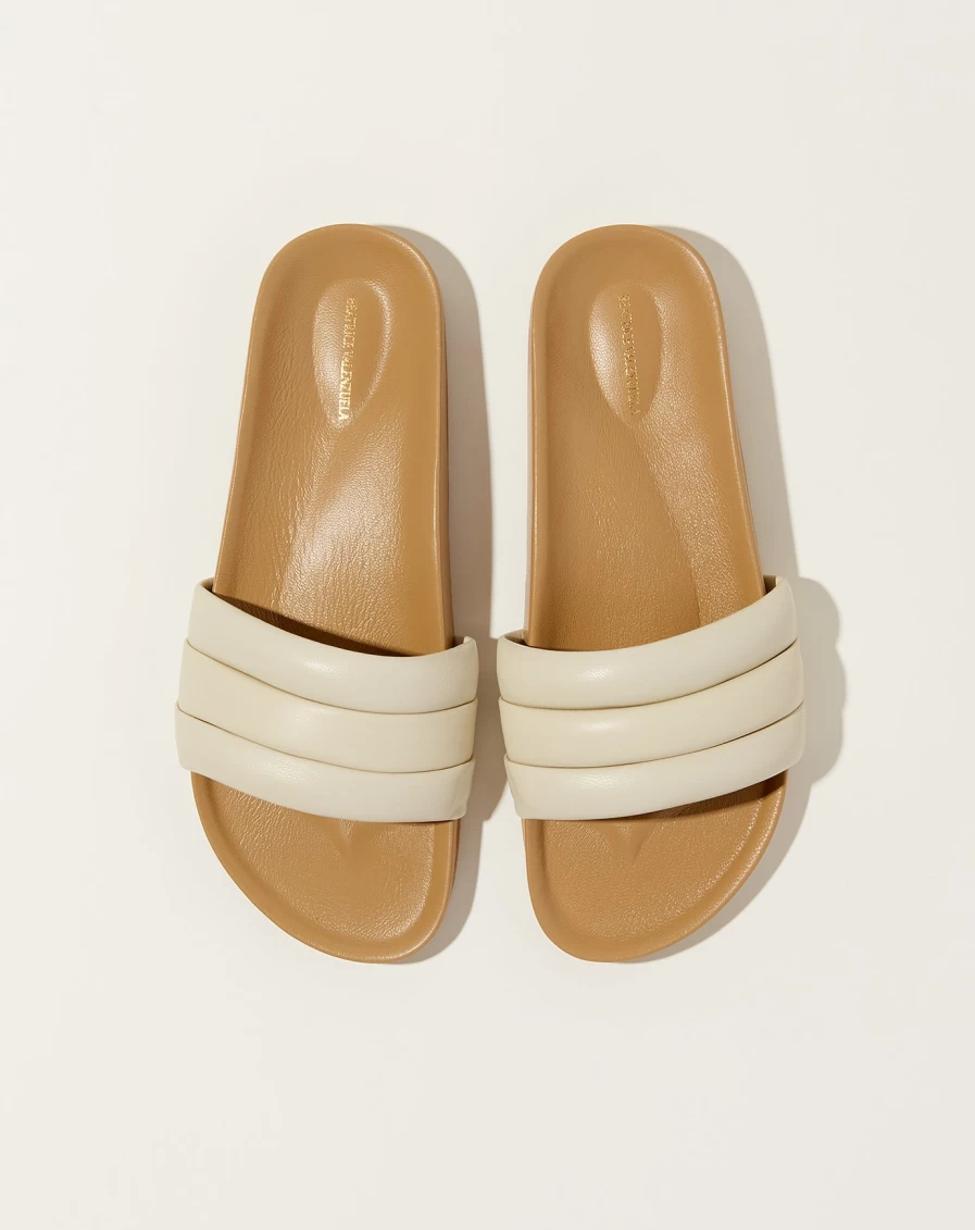 "Beatrice Valenzuela In Shell Leather Sandals – Handcrafted Women's Footwear"