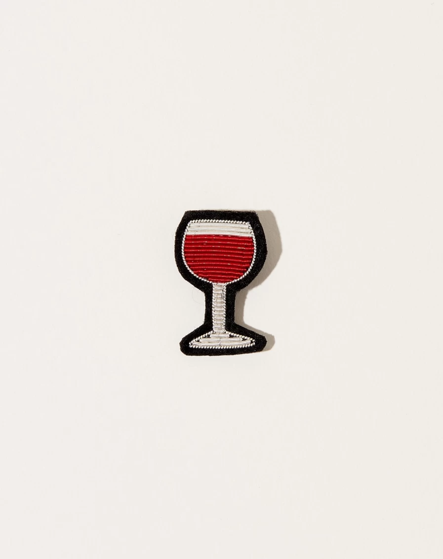 Macon Et Lesquoy Red Wine Pin - Premium French Wine Accessory for Enthusiasts