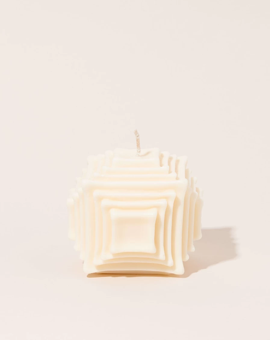 Andrej Urem Medium Hara Candle – Handmade Aromatherapy Soy Wax Candle for Relaxation & Home Decor