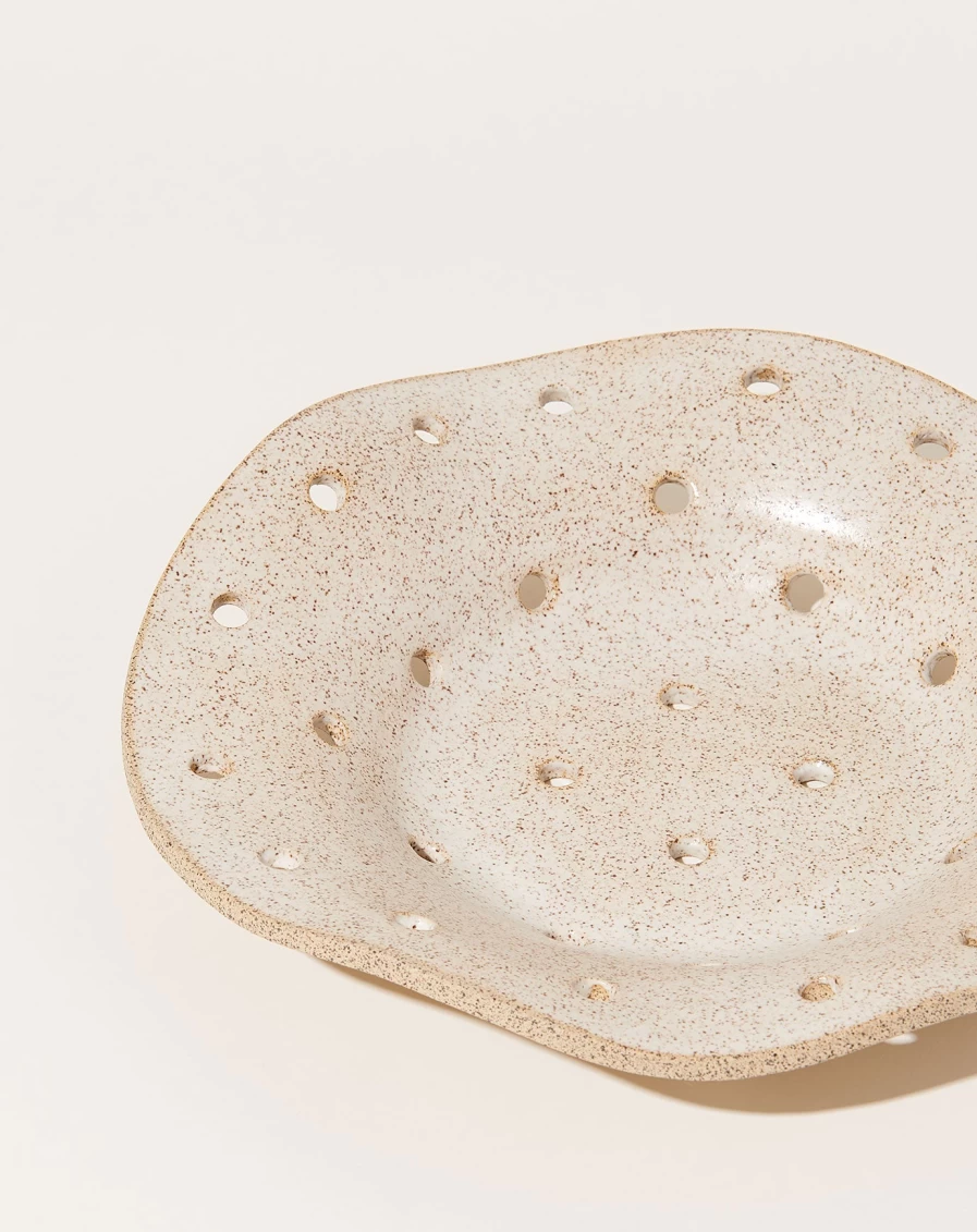 SIN Speckled White Bora Berry Bowl – Durable Ceramic Fruit Serving Dish for Kitchen & Dining