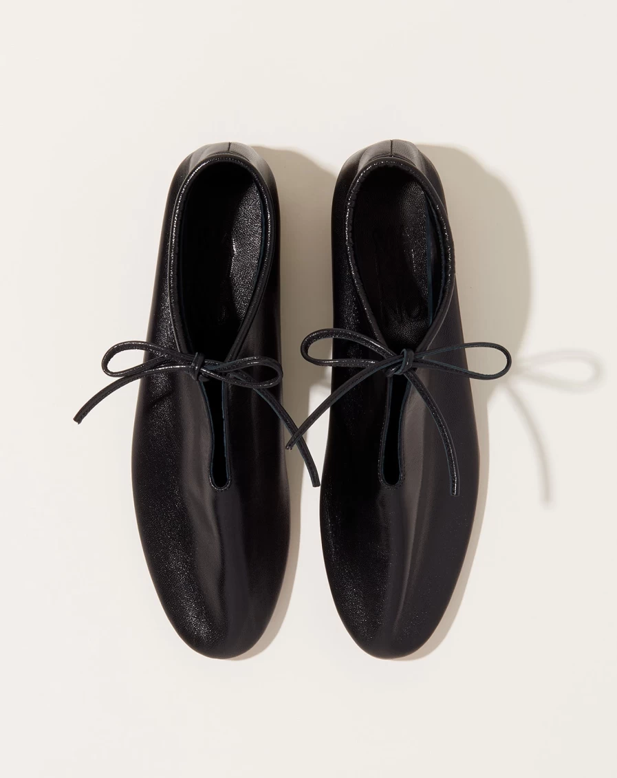 "Martiniano Black Bootie – Classic Leather Ankle Boots for Women"