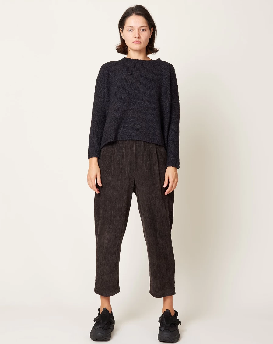 "apuntob Black Round Neck Pullover Sweater for Men & Women - Soft Casual Knit Top"