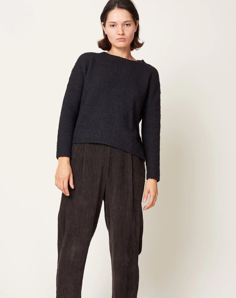 "apuntob Black Round Neck Pullover Sweater for Men & Women - Soft Casual Knit Top"