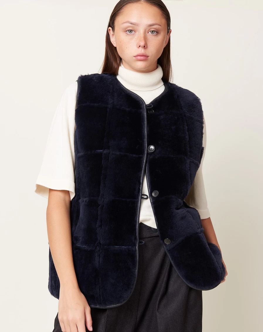 "Cawley Navy Checked River Vest – Stylish Outdoor Wear for Men & Women"
