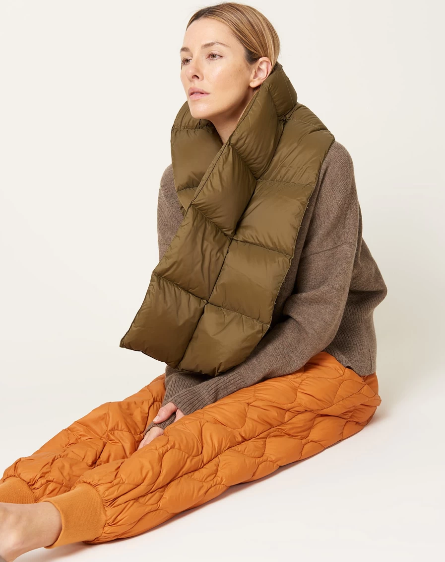 Taion Olive Green Mountain Down Volume Muffler - Warm Winter Scarf for Outdoor Activities