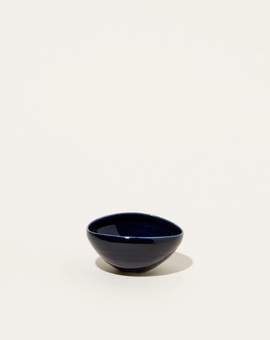 Monohanako Dark Blue Ceramic Egg Bowl – Handmade Decorative Serving Dish for Kitchen & Dining