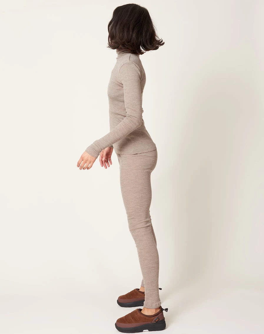 "Skall Studio Amy High-Waisted Brown Leggings – Sustainable Comfort & Style"