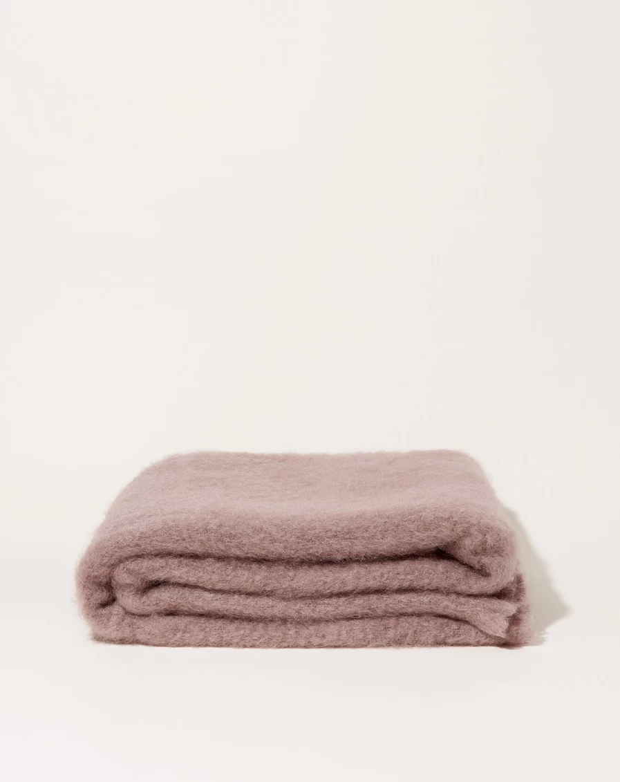 Mantas Ezcaray Greige Mohair Throw Blanket – Soft Luxury Lisos Design