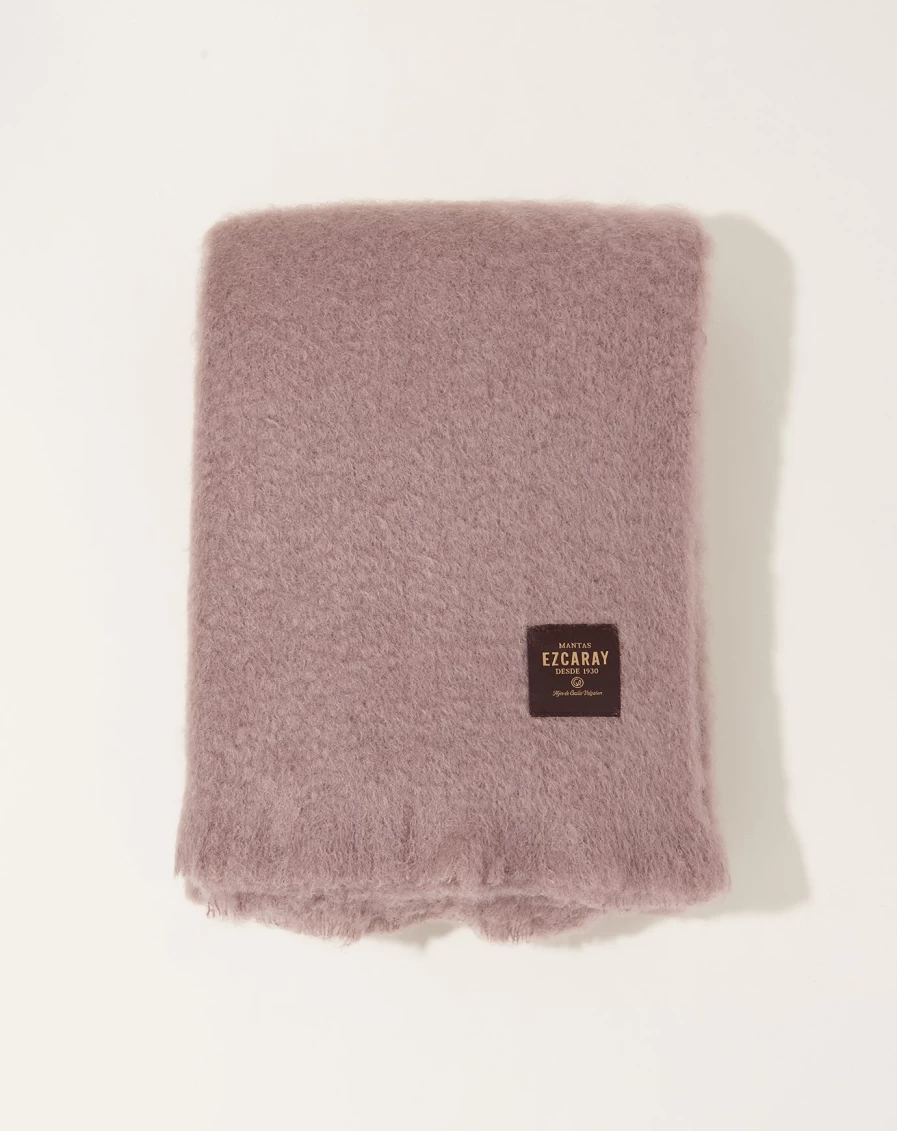 Mantas Ezcaray Greige Mohair Throw Blanket – Soft Luxury Lisos Design