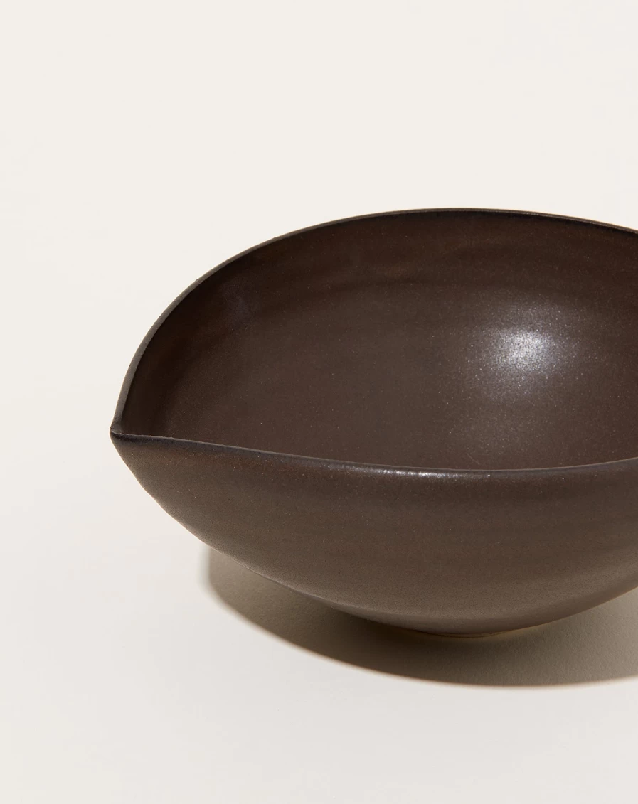 Monohanako Medium Chocolate-Covered Almond Bowl – Gourmet Snack Gift