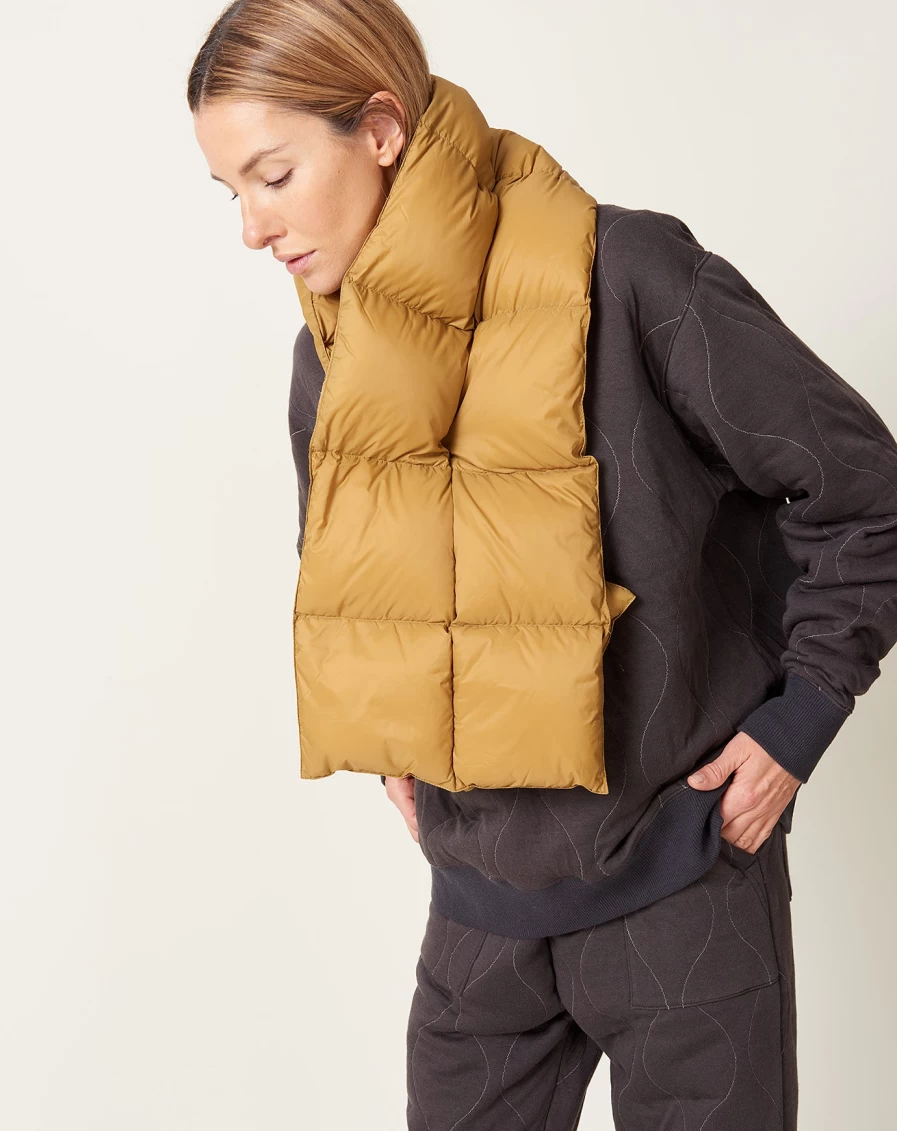 Taion Beige Mountain Down Volume Muffler - Warm Winter Scarf for Outdoor Activities