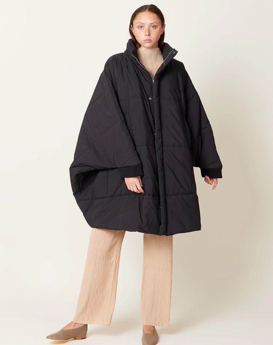 "Henrik Vibskov Black Duvet Coat – Stylish & Comfortable Outerwear"
