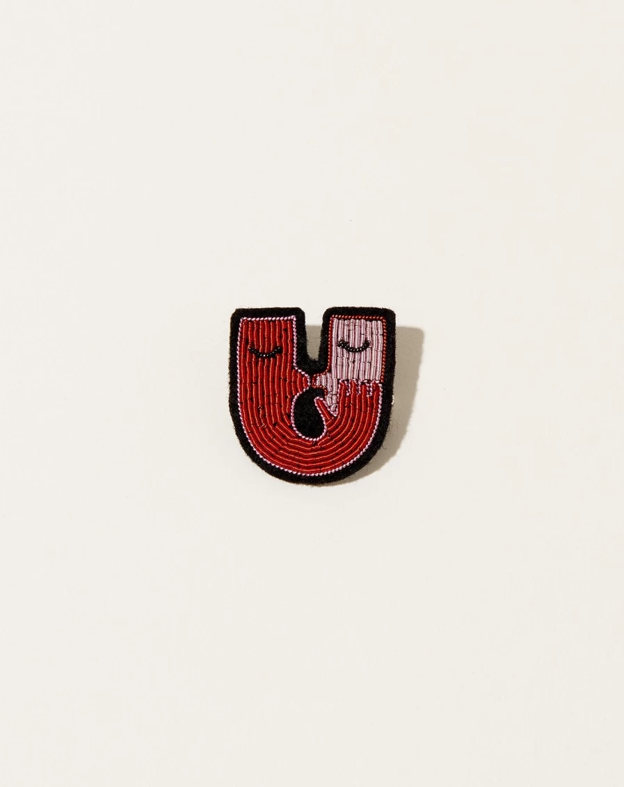 Macon Et Lesquoy Color Kiss Pin - Stylish & Vibrant Fashion Accessory for Any Outfit