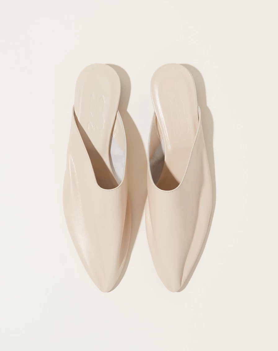 Martiniano Babu Ivory Leather Slide Sandals – Handcrafted Comfort for Women