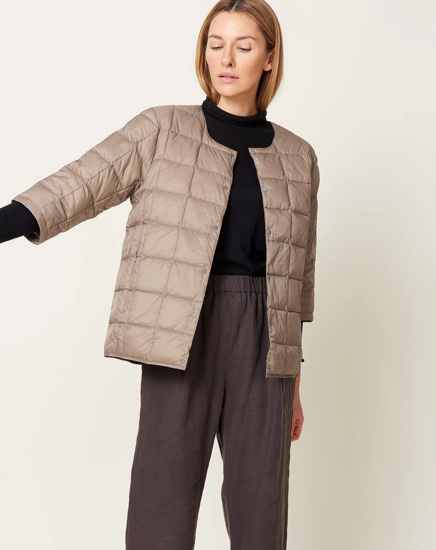 Taion Women's Basic Crew Neck 3/4 Sleeve Down Jacket in Khaki - Lightweight Warm Puffer Coat