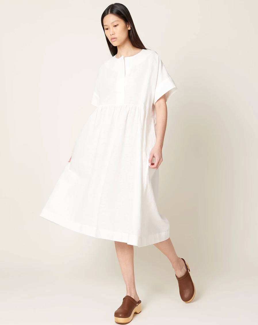 "Fabiana Pigna Gesso Embroidered Dal Dress – Elegant White Traditional Indian Kaftan"