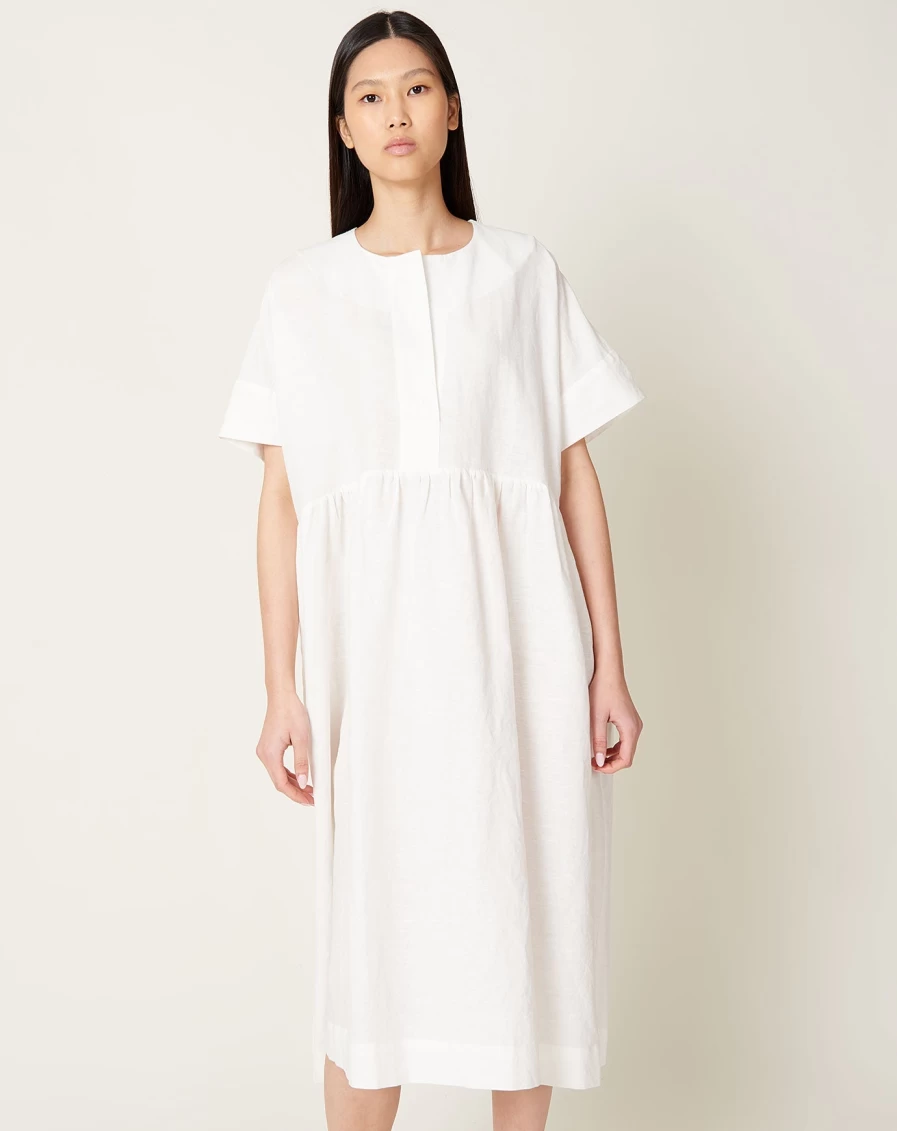 "Fabiana Pigna Gesso Embroidered Dal Dress – Elegant White Traditional Indian Kaftan"