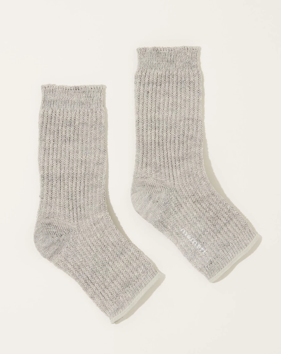 "Nishiguchi Kutsushita Light Grey Linen Sandal Socks - Breathable Summer Footwear"