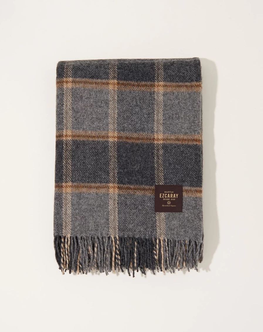 Mantas Ezcaray Shetland Wool Grey Blanket – Soft Luxury Throw for Cozy Comfort