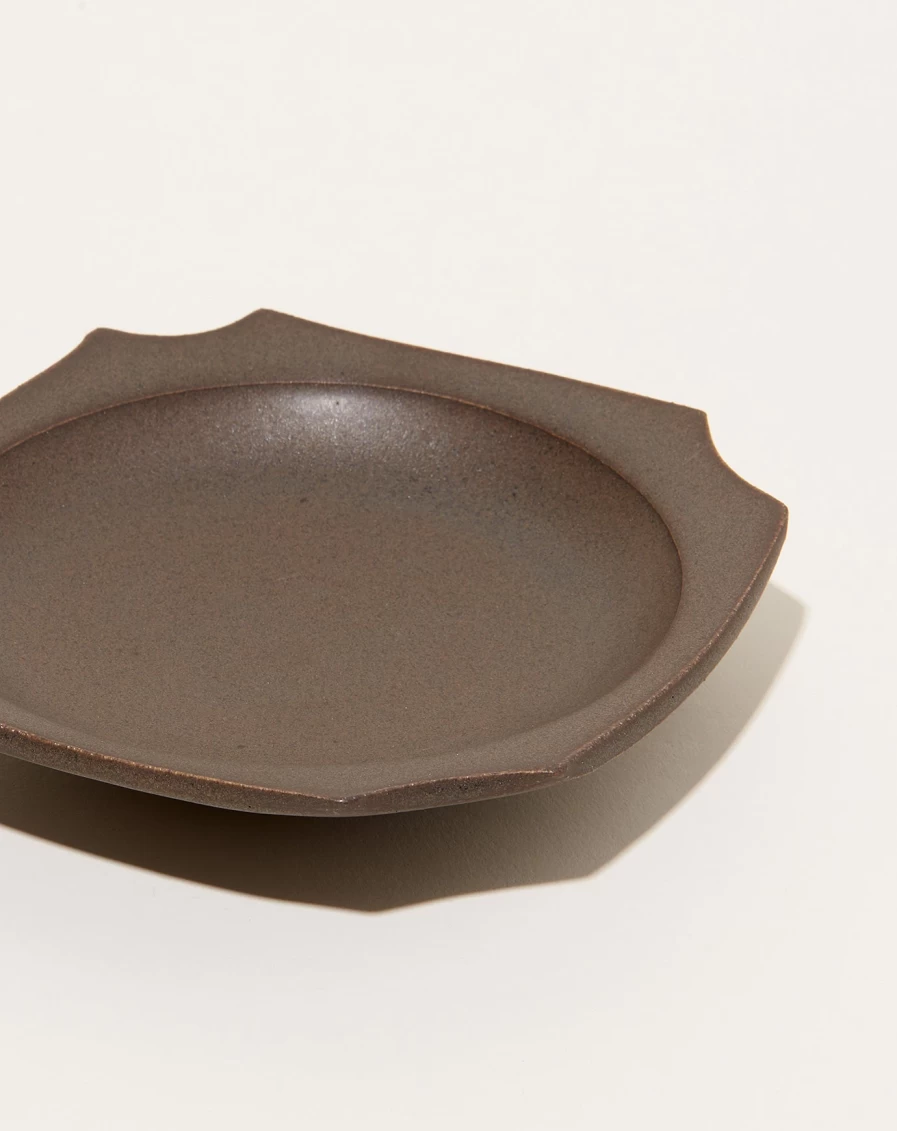 "Monohanako Chocolate-Cut Plate - Premium Chocolate Serving Platter for Desserts"
