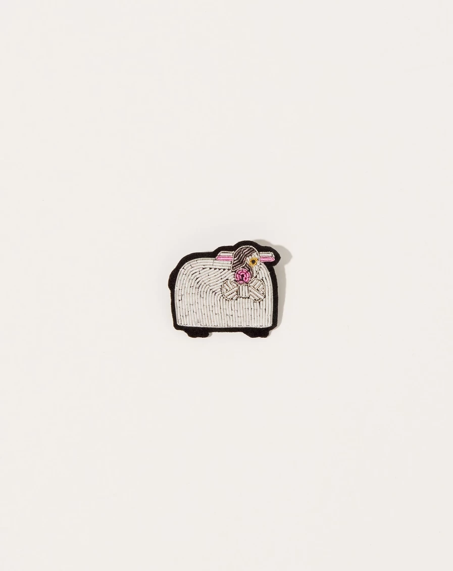 Macon Et Lesquoy Sheep Pin - Unique Collectible Lapel Pin for Fashion & Gifts